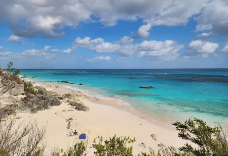 Sea Song 3 Bdrm Beachfront house on Marley Beach with great beach and sea views. Отели в г. Уорик