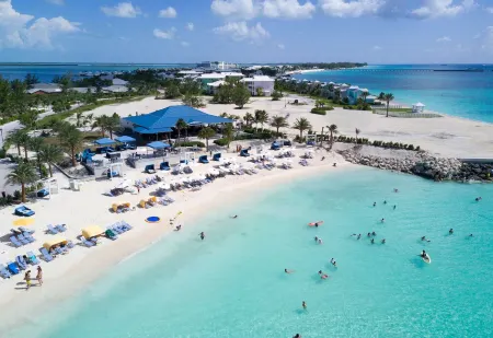 Beautiful Miami Lakehouse For Families  RH 3 Beds/2 Baths/Sleeps 4