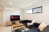Smart Suites Self Check-in Apartments - 20 Darnley Hotel di Mount Ommaney
