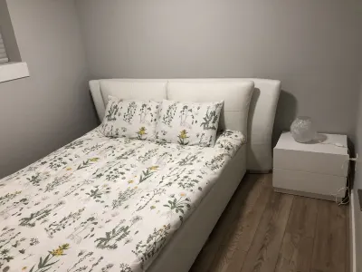 A - Modern Cozy Room w Private Entrance & Washroom Hotels near Redwood Park