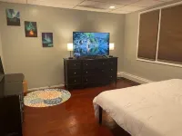 Dreamy & Newly Renovated. Close to Metlife & NYC !