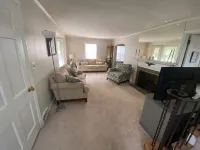 Charming 3 bed/2 bath whole house with 1.0 GB WiFi, TV in LR and each bedroom