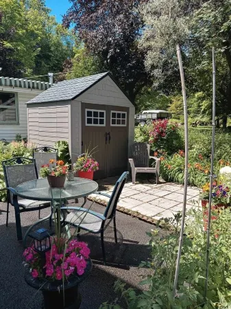 Quebec Château Richer Côte de Beaupré Canada rent a 4 ½ furnished plus more....