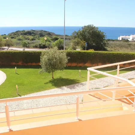 Fabulous Sea Views, Wi Fi, Walk to Restaurants and to Luz Blue Flag Beach