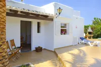 Simple Holiday Home Corb Mari, Sleeps 6, Pool and Garden, 200 Meters from Beach