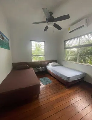 Garden view Beachside Bungalow #16 Playa Hermosa 호텔