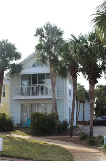 Nantucket Cottage #11B - Downstairs Cottage