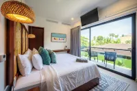 Brand New Luxury Spacious 12 Bedroom Ocean Front Luxury Villa South Jaco.