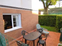 Lovely ground floor with garden and terrace in urbanizac with pool