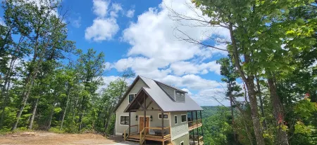All New Firefly Cottage in the Woods Overlooking Red River Gorge Geological area