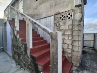 A Breezy hideaway, 10 mins from the largest town and beach.