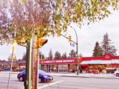 Cozy, Bright, Private Room Hotels in Coquitlam