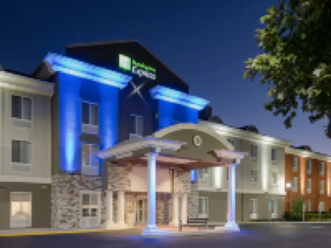Holiday Inn Express & Suites PHILADELPHIA - MT. LAUREL by IHG マウント・ローレルのホテル