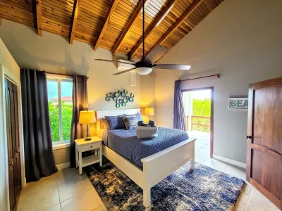 Coral Ridge House Main Floor - 1 Bedroom / 1 Bathroom - Spectacular Oceanfront Hotel a 