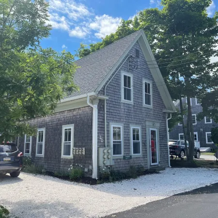 New-Charming 2BR Condo , Amazing Location - Steps To Town Отели рядом с достопримечательностью «Рейс Пойнт Бич»