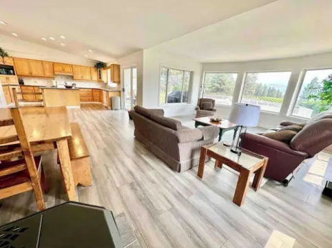 StoneRidge vineyard, view + pool