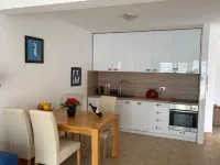 Immaculate Apartment,  Uninterrupted Stunning Bay Views , Private parking Hotels in Muo