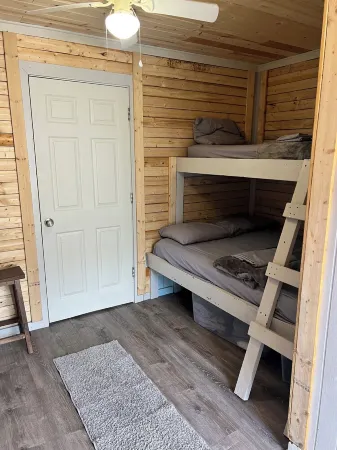 Stay and experience some of the best fishing and duck hunting in the world. Отели в г. Плакеминс Пэриш