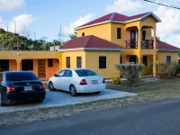Charming 1-bedroom apartment within St. John’s Hotels near American University of Antigua