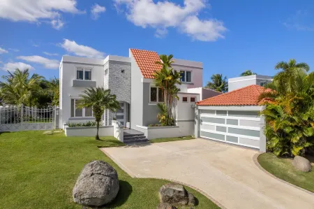 New! Enchanted Escape Luxury Home with Private Pool