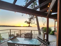 Relaxing retreat at Pacific Shores Resort Condo 1 Bedroom + Kitchen Hotels in Nanaimo E