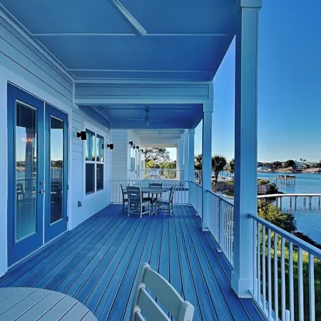 Yacht Harbor House