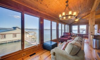 Luxurious Lakefront Paradise in Scottsboro w/ Dock