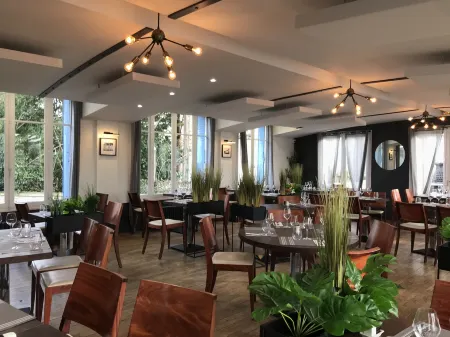 Logis Hôtel & Restaurant - les Bords de Seine Отели в г. Буа-Жером-Сент-Уан