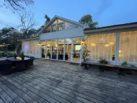 Hodge Podge Lodge - balcony