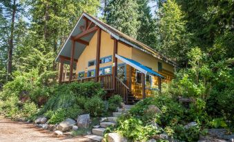 Halcyon Hot Springs Resort