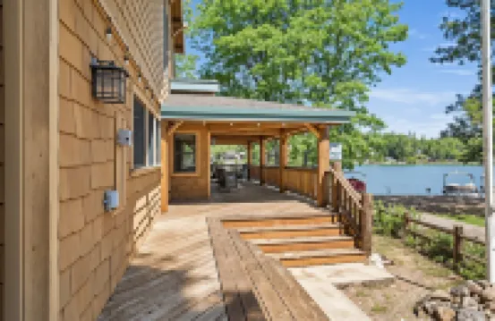 Marina Beach Lodge - Lakefront Home on Beach! Home