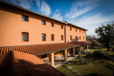 Hotel Dall'Ongaro Отели рядом с достопримечательностью «Villa Varda»