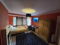 L'Auberge Close Syon Lane Station and Heathrow Hotel a Isleworth