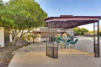 Golf, Hike, Swim: Your Perfect Desert Oasis Escape - شقق