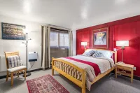 Sunny, Spacious & Pet Friendly - Creekside #39