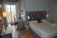 Welcome Inn Nerja Guest House Luxury Bed & Breakfast - วิวทะเล