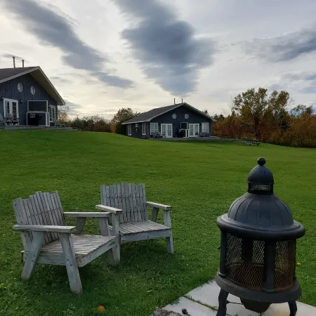 Amherst Shore Country Inn