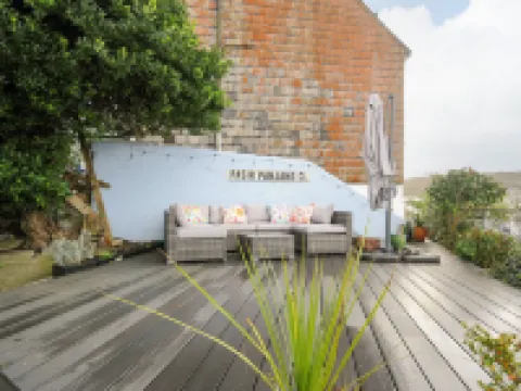 Elmbank Hotels near Looe