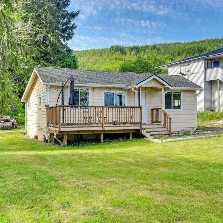 Walk to Beach: Creek-front Sekiu Home w/ Fire Pit!