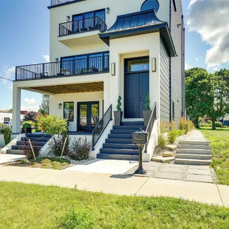 Downtown Ludington Modern Condo w/ Great Views!