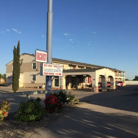 Villa West Inn