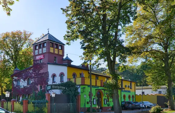 華爾茲羅森酒店