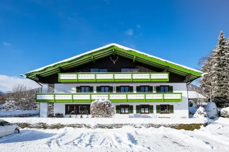 Landhaus am Stein Отели в г. Кройт