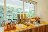 Bloom Hotel - Dona Paula Hotels in Panaji