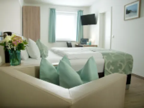 Hotel Claro Garni Hotels in Eitting