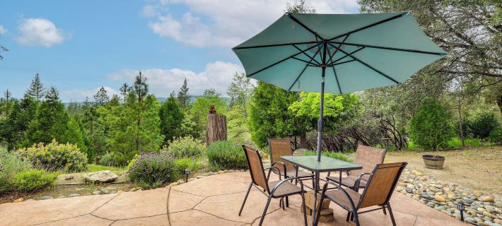 Hot Tub, Games & Sports: Luxury Yosemite Escape Hotels in Oakhurst