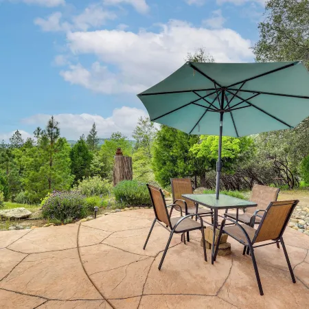 Hot Tub, Games & Sports: Luxury Yosemite Escape
