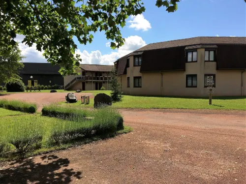 Delfotel Hotels in Marcilly-la-Gueurce