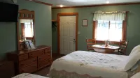 The Garrett Inn Hotels in McHenry