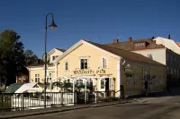 Garvaregården Hotel , B&B Och Café فنادق في Ammeberg